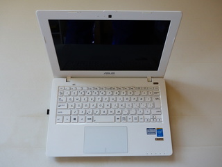 asus_X200LA.jpg